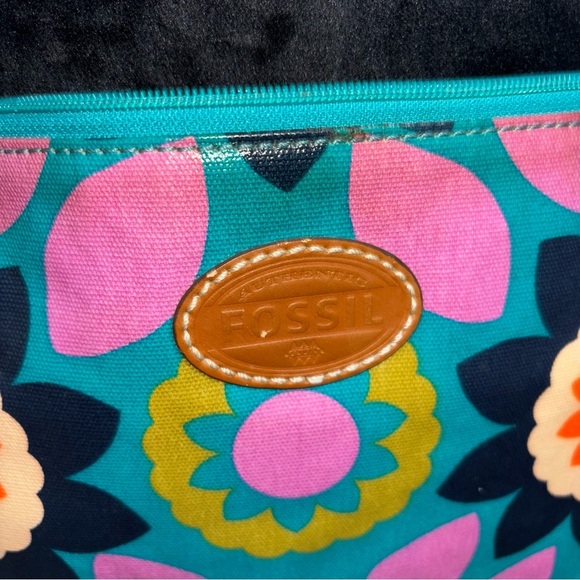 2/$30 Fossil Women's Floral Teal Crossbody Bag - Picture 2 of 12